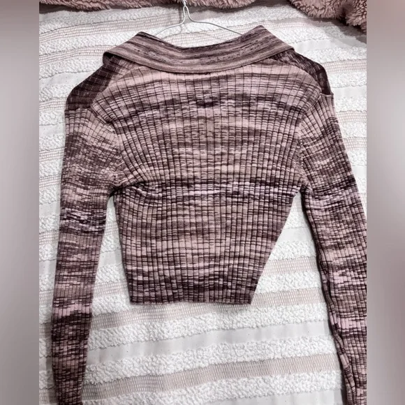 Garage Ribbed Button-Up Collared Crop Top - Picture 4 of 4